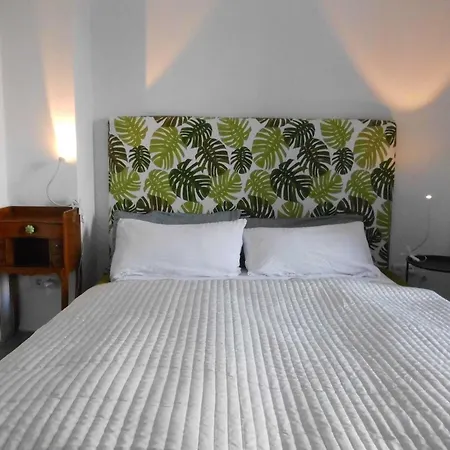 Susanne Hendus Apartment *